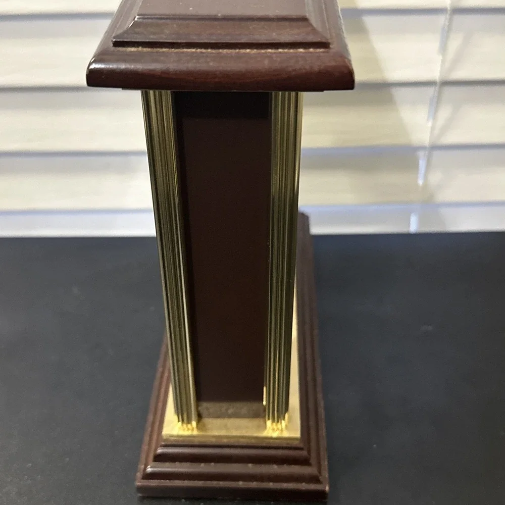 Bulova Vintage Quartz Desk Mantle Clock ‎ 8x8 Gold And Cherry